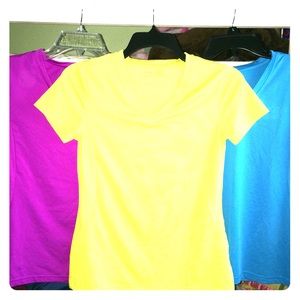 Girls FILA dry fit shirt Size L